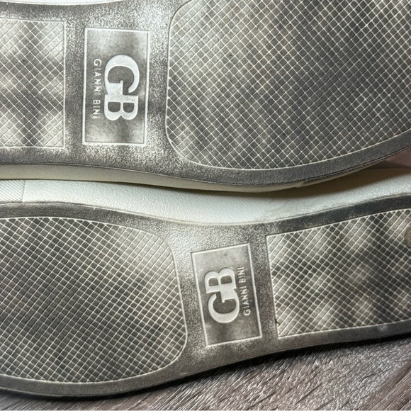 Gianni Bini | Cream Double Zip-Up  Leather Sneakers | Sz 9 - Picture 8 of 9